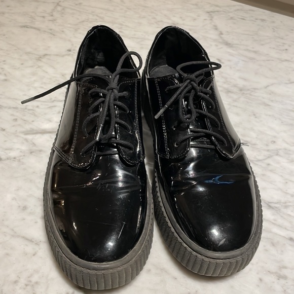 Shelly’s London patent leather Oxford shoe - Picture 3 of 6